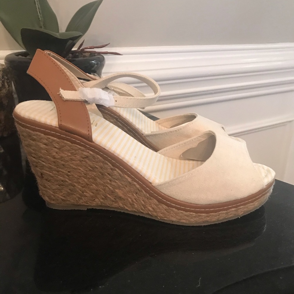 Refresh sling-back espadrille wedge shoe